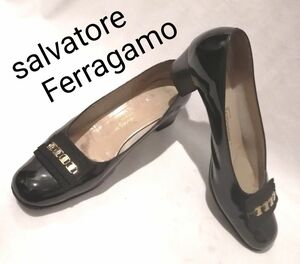 Salvatore Ferragamo サルヴァトーレ フェラガモ ヴァラ エナメルレザー ブラック パンプス