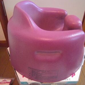 Bumbo バンボ ベビーソファと専用プレートレイのセットの画像3