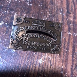 ouija board/ウィジャボード型ピンバッジ