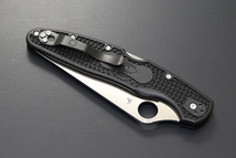 アウトドアナイフ 日本製 C07PBK4 Spyderco ポリス4 VG-10 ブラック 直刃 釣り 魚 活け締め フィッシング アウトドア サバイバルナイフ_画像3