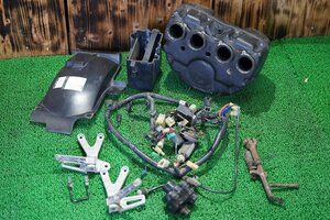 FZR400★パーツまとめ②★エアクリーナーボックス　ハーネス　サイドスタンド　タンデムステップ　フェンダー★6R0309105