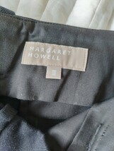 新品未着用　定価¥49,500 MARGARET HOWELL　　ネイビー　スラックス　サイズIII　 ワイドパンツ マーガレットハウエル_画像4