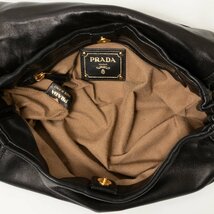 【1円スタート】PRADA プラダ イタリア製 NAPPA ナッパレザー ショルダーバッグ 肩掛け ハンドバッグ ブラック 黒 ゴールド金具 南京錠 鞄_画像9