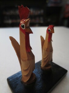 【壽】古作　木彫人形　夫婦鶏　削りかけ　民芸品　木工玩具