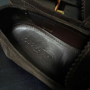 極美品 試し履き程度 ヴィトン 9M LOUIS VUITTON ♯FA0019 濃茶 スエード ソフトコインローファー 箱付 8435の画像2