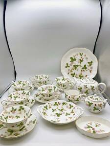 N34889 【豪華】WEDGWOOD ウェッジウッド ワイルドストロベリー 18点セット 食器 ブランド 洋食器 カップ プレート ポット