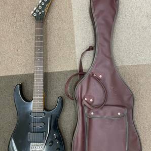 S4341 Mad Axe マッド アックス エレキギター 専用レザーケース付き ブラックカラー 黒色 楽器 弦楽器 6弦 ギター本体の画像1