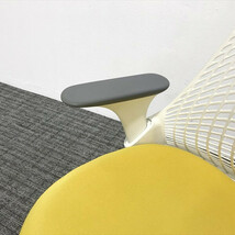 HermanMiller セイルチェア Sayl Chair ミドルバック オフィスチェア 肘付き ハーマンミラー イエロー 中古 IO-864950C_画像5