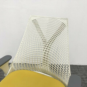 HermanMiller セイルチェア Sayl Chair ミドルバック オフィスチェア 肘付き ハーマンミラー イエロー 中古 IO-864950Cの画像3