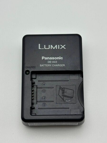 Panasonic パナソニック LUMIX バッテリーチャージャー DE-A43