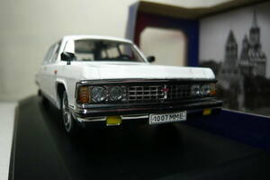 '78 チャイカ GAZ 14 ／イスト1/43／ホワイト