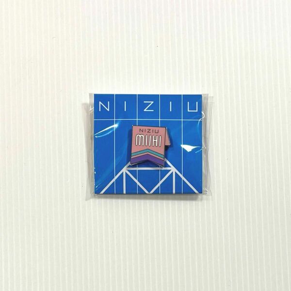 NiziU ミイヒ ピンバッジ JYP POPUP STORE 2021