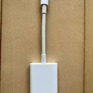 【送料無料・美品・純正品】Apple Lightning - SDカードカメラリーダー A1595の画像1