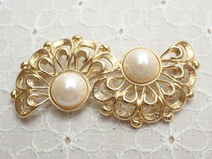 L090　GIVENCHY　デザインブローチ　ジバンシィ　ゴールドカラー　玉飾り　Vintage　Brooch