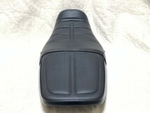 KAWASAKI（カワサキ） 純正 53001-1811-MA シート アッシ　中古品　ゼファーχ (ZR400G1~)_画像4