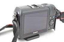 【良品】Canon EOS M キャノン ミラーレス一眼 ボディ ハンドグリップ付 フラッシュ付 充電器付き バッテリー付き #g28_画像3