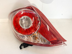 トヨタ ヴィッツ RS NCP131 AHXVK-C 1NZ-FE 209 純正 左 LED テールレンズ 52-239 L