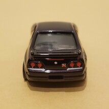 絶版トミカ 日産 スカイライン GT-R R33 誕生50周年記念 後期 BCNR33 中古 美品 箱無_画像4