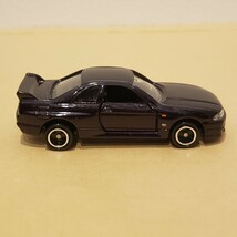 絶版トミカ 日産 スカイライン GT-R R33 誕生50周年記念 後期 BCNR33 中古 美品 箱無_画像3