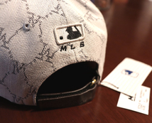 新品/完売 希少レア LA モノグラム 白灰 (サイズF) ロサンジェルス 高級セレブ系 baseball CAP 革ベルト 高級 帽子 ストリート キャップ_画像5