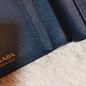 PRADA プラダ 折財布 サイフ 二つ折り バイフォールド L字ファスナー ゴールド金具 ロゴ金具 メタル サフィアーノ レザー 1ML225 ネイビーの画像10