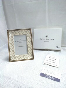 g_t T932 アンティーク　BONE CHINA ボーンチャイナ　ROYAL DOULTON ロイヤルドルトン　フォトフレーム　写真立て　未使用品　箱入り