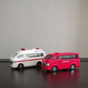 トミカ 日産 NV350キャラバン 救急車 & 消防指揮車セット