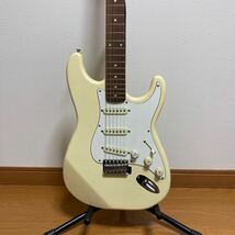 美品Fender エレキギター Stratocaster Eシリアル_画像2