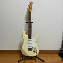 美品Fender エレキギター Stratocaster Eシリアル_画像1