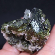 【送料無料】エピドート 緑簾石 クォーツ 水晶 45.9g EPD030 原石 鉱物　天然石　パワーストーン_画像2