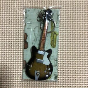ミニチュア ギター キーホルダー⑤台紙付ビニール袋入り　袋サイズ : 約 縦11×横5.5 未開封未使用