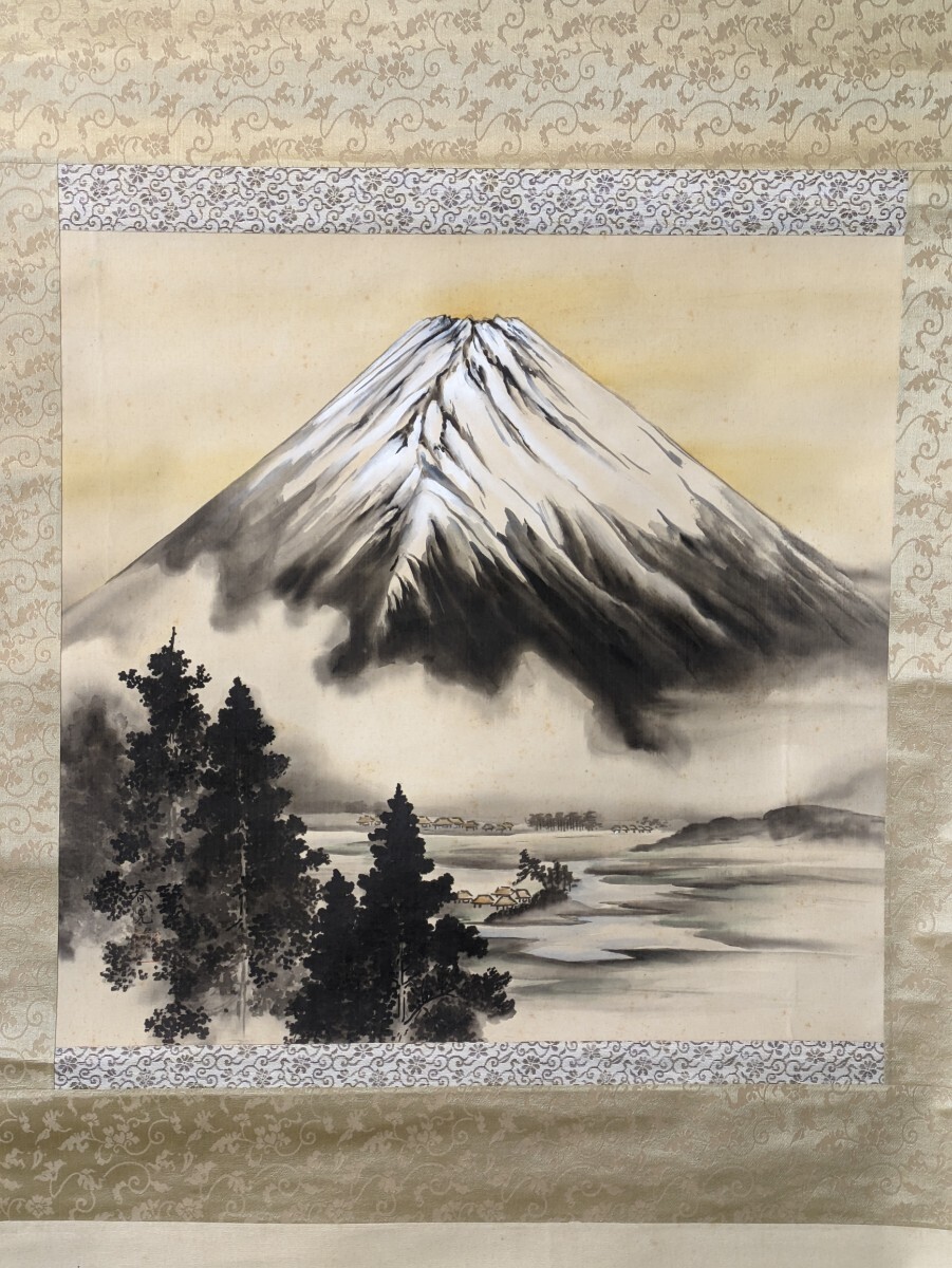 4012 [Reproduction] Mt. Fuji painting by Shunko, hanging scroll, hand-painted, silk, cloth mounting, with box, Painting, Japanese painting, Landscape, Wind and moon