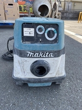 009▼ジャンク品▼マキタ makita 集じん機 483 乾湿両用 連動スイッチに入れると動いてしまう為ジャンク_画像2