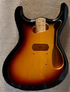 Mosrite モズライト ボディ バスウッド2ピース 美品