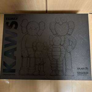 1円スタート 国内正規店購入 MEDICOM TOY KAWS Family Vinyl Figures Black/Black/Black カウズ ファミリー 新品