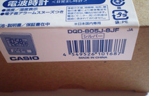 新品◇CASIO カシオ デジタル電波置時計　DQD-805J-8JF　温湿度計付　シルバー（電池付き）_画像3