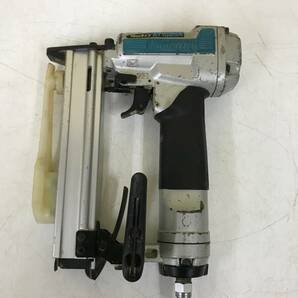 【中古品】★マキタ エアータッカー 10mm AT1025A ITZL4Q3Y607Aの画像1