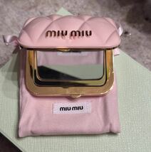 送料無料 ミュウミュウ miumiu ノベルティ 鏡 ミラー 巾着ポーチ ピンク ポーチ 未使用_画像2