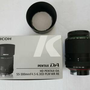 ☆USED☆ 美品 ペンタックス HD PENTAX-DA 55-300mmF4.5-6.3ED PLM WR RE 望遠ズームレンズ 元箱 付属品 Ztaプロテクター付き【送料無料】の画像1