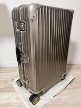 リモワ トパーズ プレミアム チタニウム チェックインM 63L RIMOWA 4輪_画像4