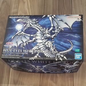 ブルーアイズホワイトドラゴン Figure-rise Standard Amplified 青眼の白龍 プラモデルバンダイ 遊戯王