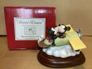 ディズニーイヤーフィギュリン2001 "スイートキス" 3点セット　Disney year figurine 3pcs "Sweet Kisses"