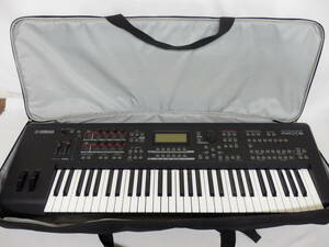 096C754C◆YAMAHA シンセサイザー MOX6 61鍵 ヤマハ 中古 音出しの確認してます