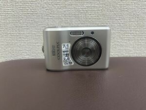 ◎Nikon ニコン COOLPIX クールピクス L16 コンパクトデジタルカメラ ボディシルバーカラー 乾電池式 本体のみ ※動作未確認、ジャンク品