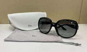 ● 【美品】 Christian Dior クリスチャン ディオール サングラス グラデーション ブラック 黒 シルバー金具 専用ケース 袋付き メガネ 