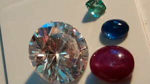 天然大粒スタールビー天然サァファイアカボション天然エメラルドオマケ超大粒人工結晶ダイヤモンド付き