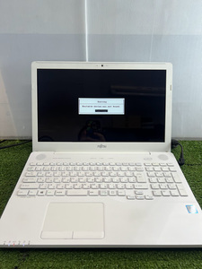  FUJITSU/富士通 LIFEBOOK AH49/X FMVA49XWZ ノートパソコン　通電確認のみ　現状中古品　ジャンク扱い（A75）