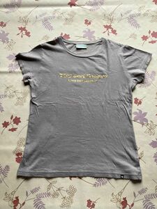 グレー半袖Tシャツ　プリントロゴ　ゴールド