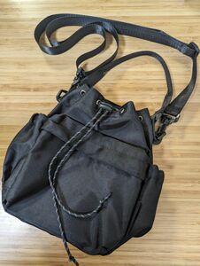 美品 GERRY 巾着ショルダーバッグ ブラック