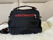 KIPLING キプリング 新品 2WAY ショルダーパック 手提げバッグ タイシルク風のブラック_画像4